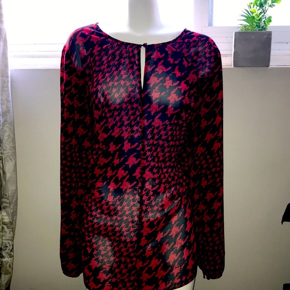 le chateau Tops - Black and red houndstooth print blouse